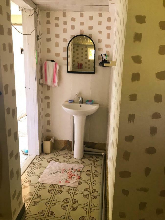 Dea Hotell Zugdidi Exteriör bild