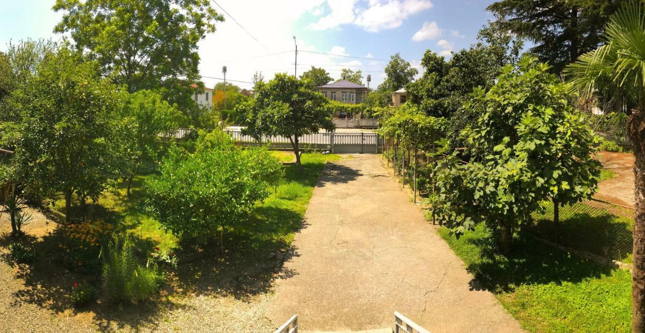 Dea Hotell Zugdidi Exteriör bild