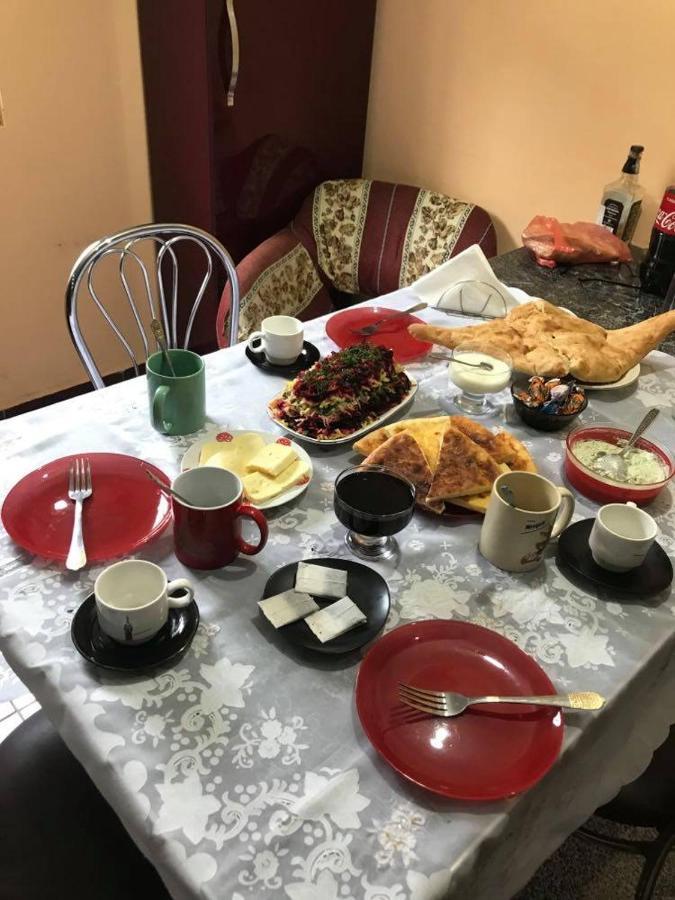 Dea Hotell Zugdidi Exteriör bild
